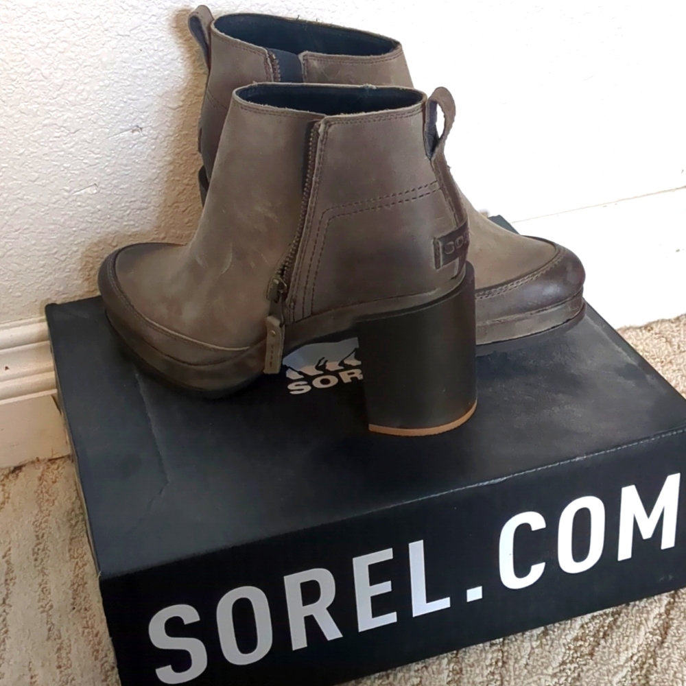 Sorel Blake Booties, Brand New/box, Grey/brown color, Sz 8